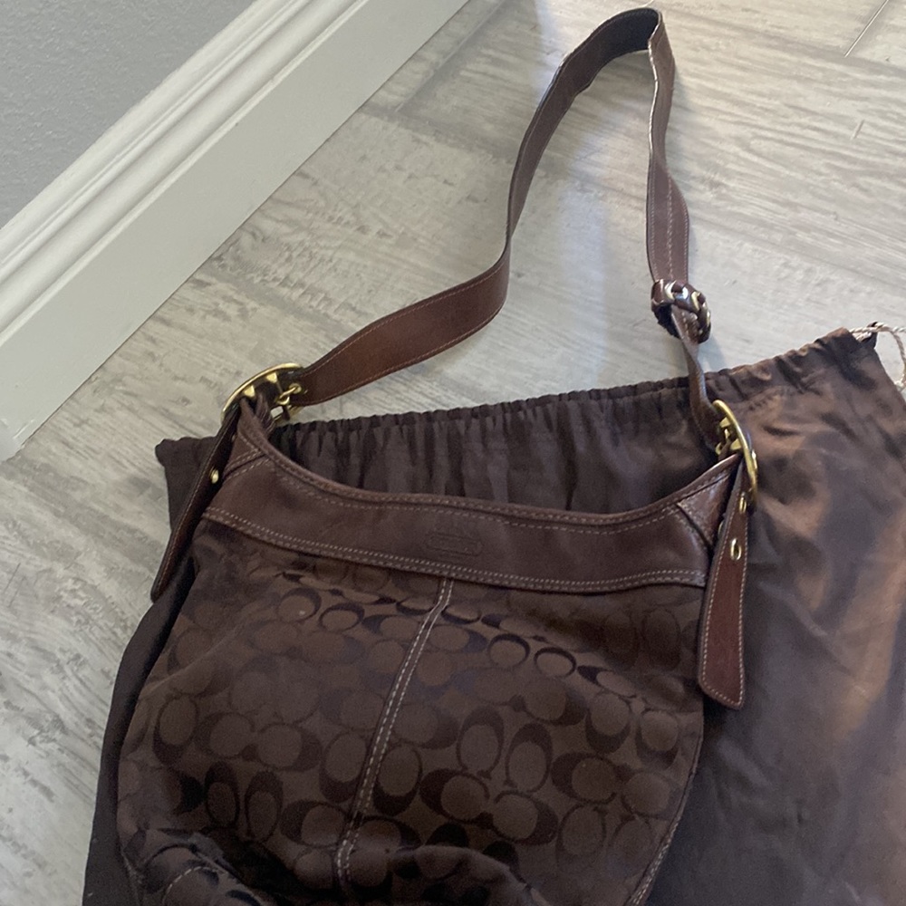 COACH signature dark brown bucket bag - Picture 2 of 6